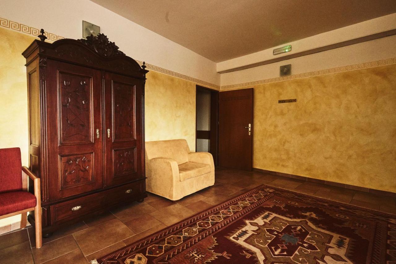 Hotel Vila Emei Марібор Екстер'єр фото