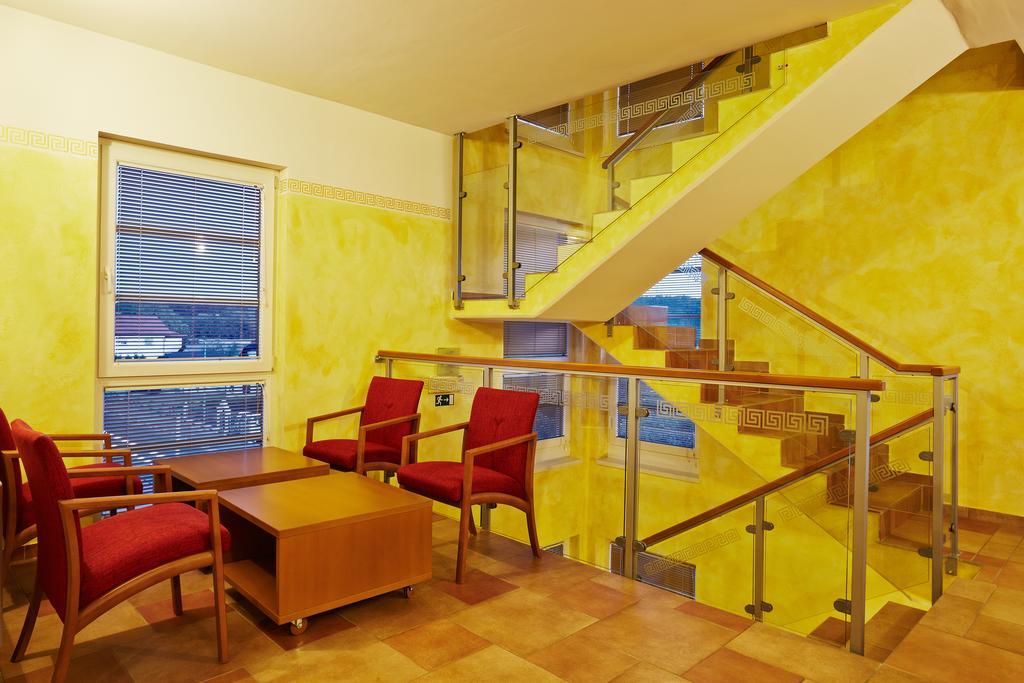 Hotel Vila Emei Марібор Екстер'єр фото