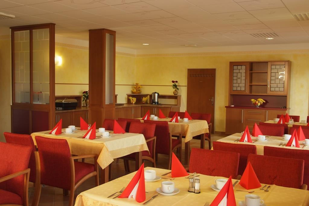 Hotel Vila Emei Марібор Екстер'єр фото