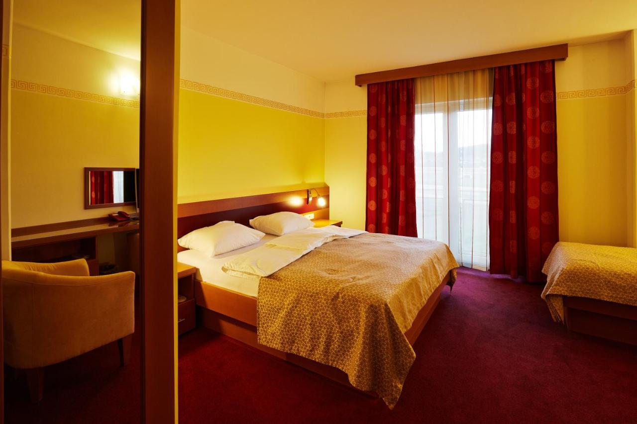Hotel Vila Emei Марібор Екстер'єр фото