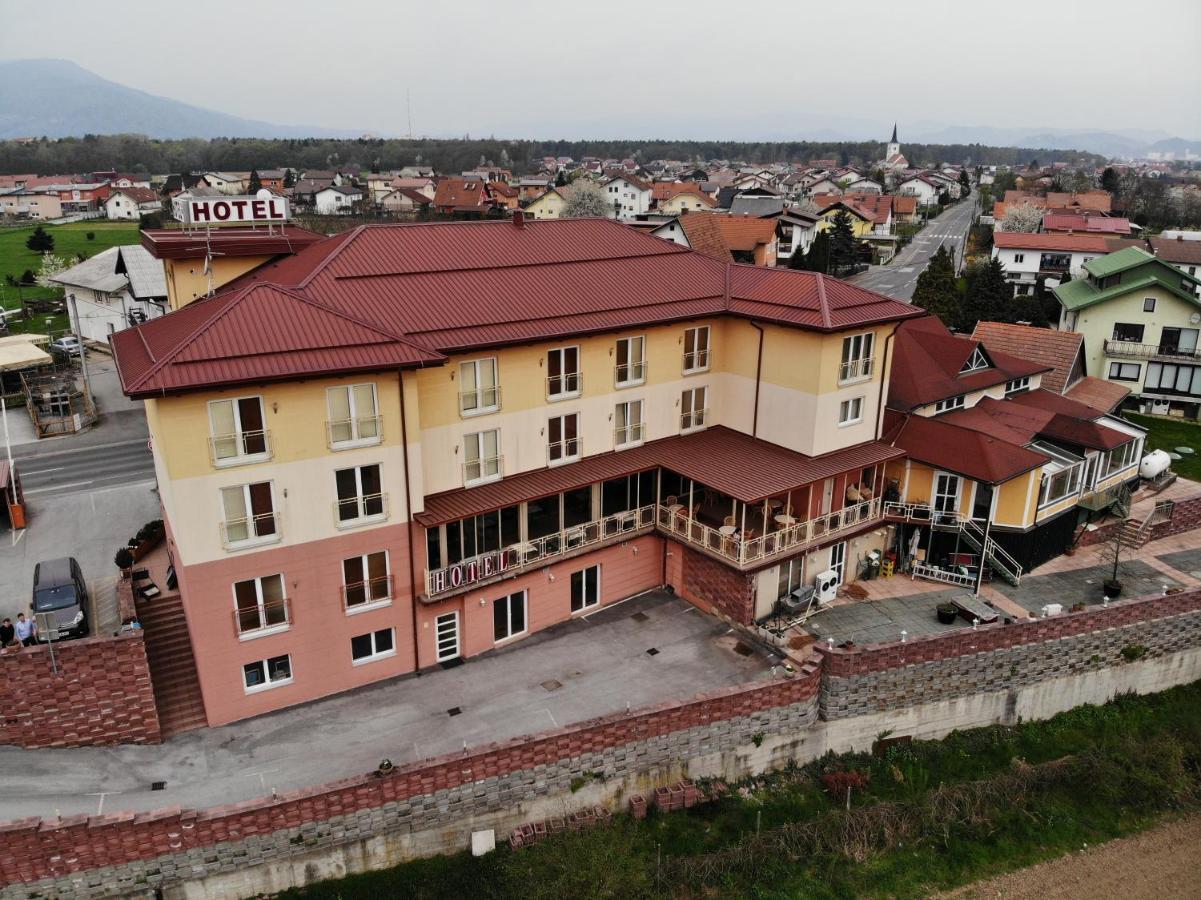 Hotel Vila Emei Марібор Екстер'єр фото