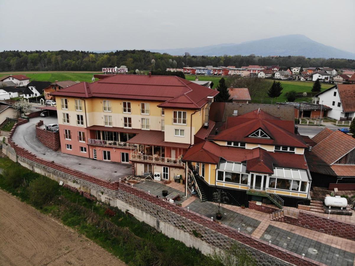 Hotel Vila Emei Марібор Екстер'єр фото